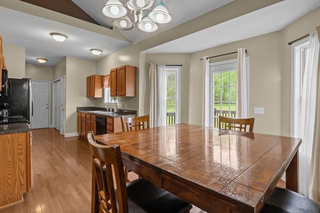 202 Parkside Ln, Burns, TN 37029