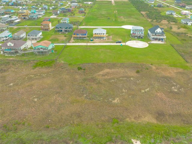 184 Ocean Shore Drive, Port Bolivar, TX 77650