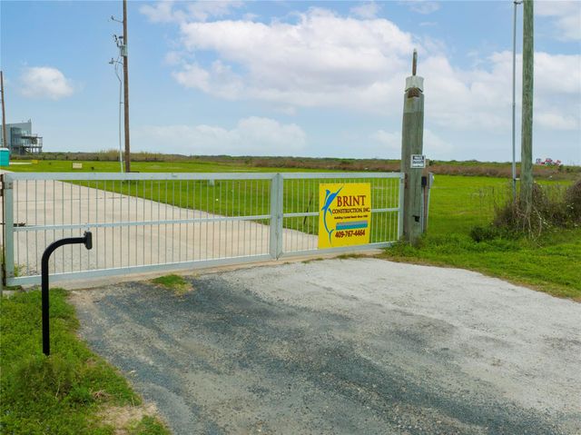 184 Ocean Shore Drive, Port Bolivar, TX 77650