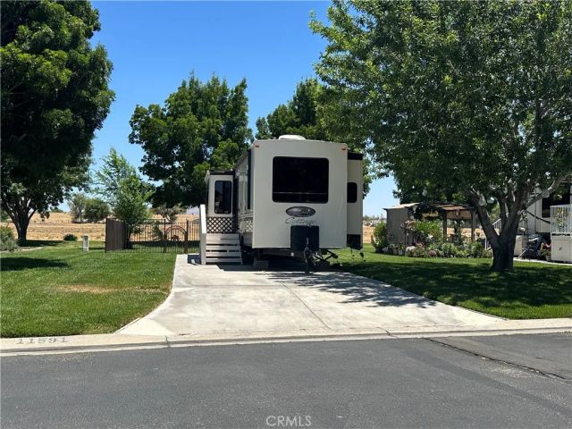 11591 Ridgemark, Apple Valley, CA 92308