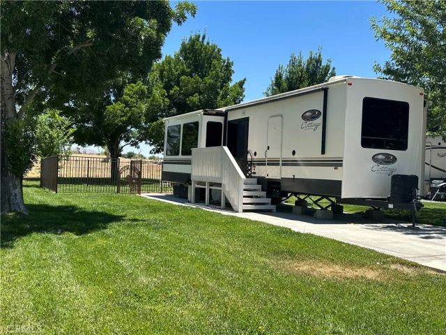 11591 Ridgemark, Apple Valley, CA 92308