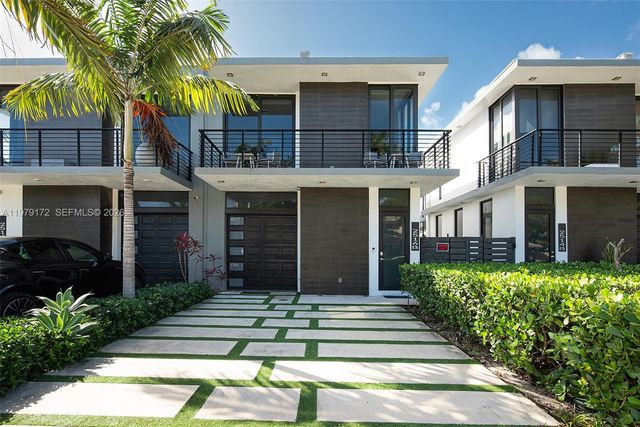 2516 NE 21st St B, Fort Lauderdale, FL 33305