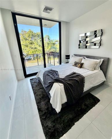 2516 NE 21st St B, Fort Lauderdale, FL 33305