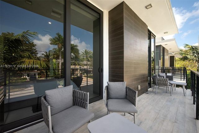 2516 NE 21st St B, Fort Lauderdale, FL 33305