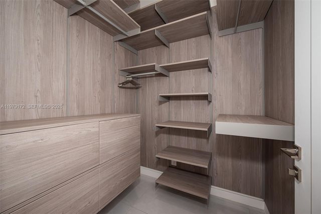 2516 NE 21st St B, Fort Lauderdale, FL 33305