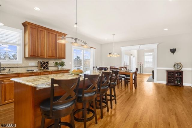 4 Steinbeck Ct, Alexandria Twp., NJ 08848