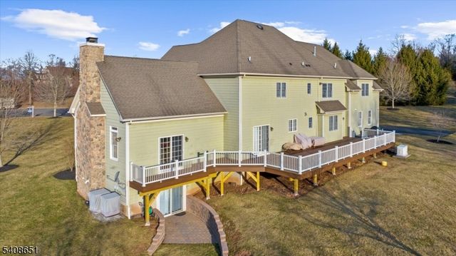 4 Steinbeck Ct, Alexandria Twp., NJ 08848