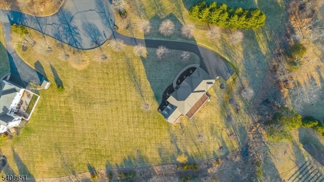 4 Steinbeck Ct, Alexandria Twp., NJ 08848