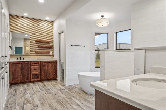 2910 Eagles Nest Court, Midlothian, TX 76065