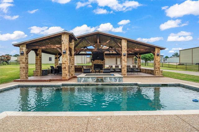 2910 Eagles Nest Court, Midlothian, TX 76065