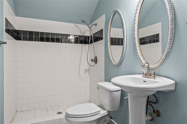 2910 Eagles Nest Court, Midlothian, TX 76065