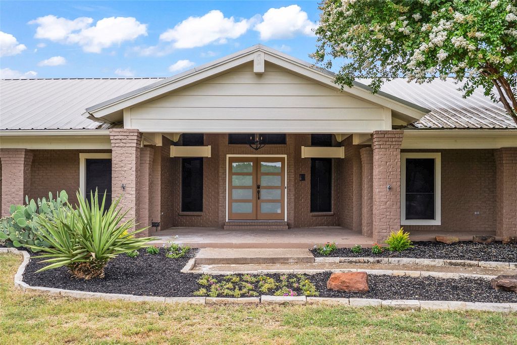 2910 Eagles Nest Court, Midlothian, TX 76065