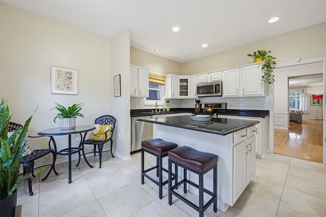 1123 Clermont Avenue, Dallas, TX 75223