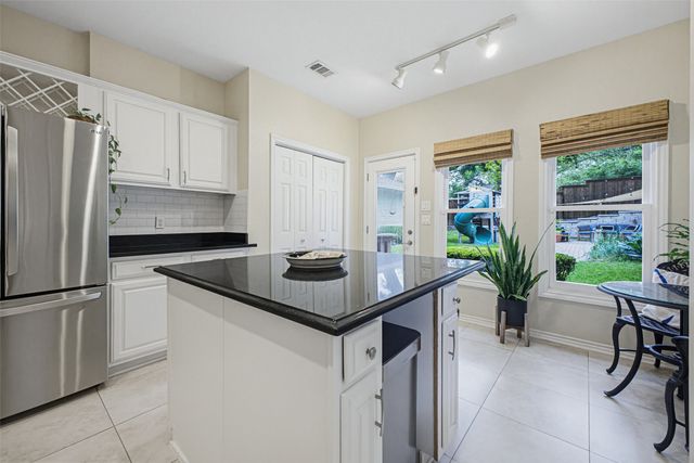 1123 Clermont Avenue, Dallas, TX 75223