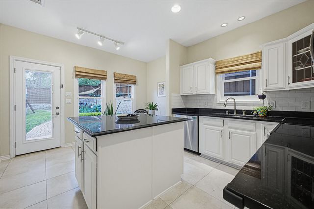 1123 Clermont Avenue, Dallas, TX 75223