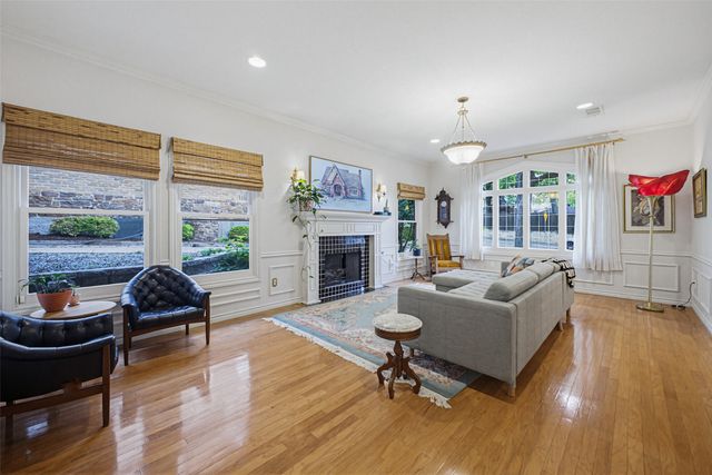 1123 Clermont Avenue, Dallas, TX 75223