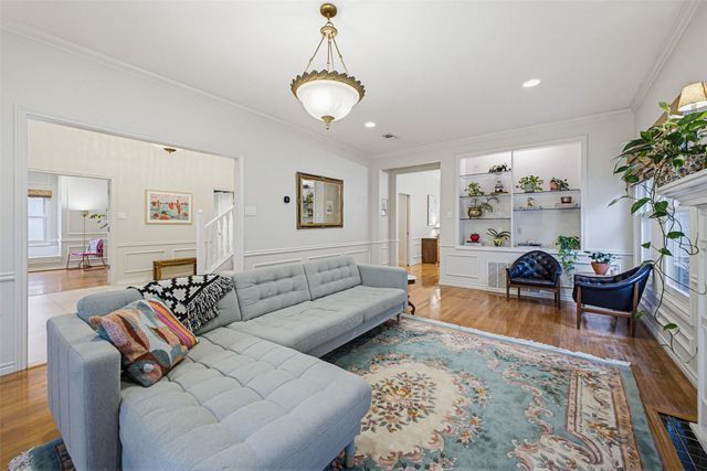 1123 Clermont Avenue, Dallas, TX 75223