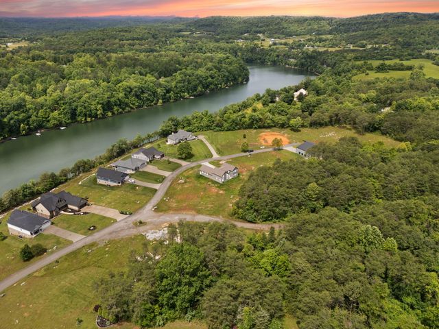 288 W Canterbury Drive, Bronston, KY 42518