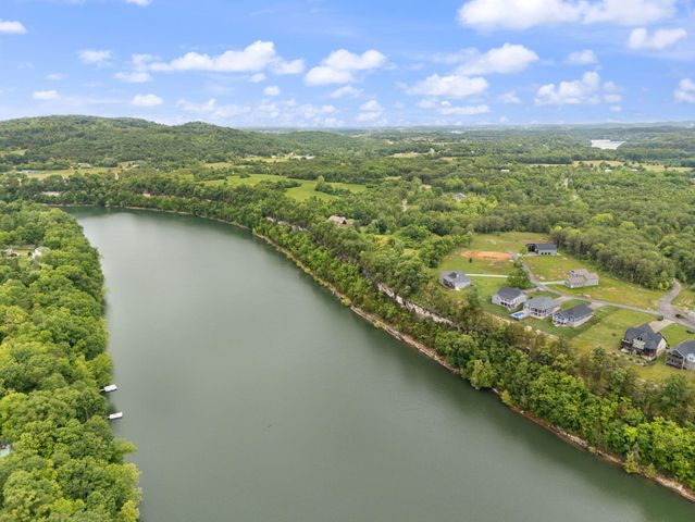 288 W Canterbury Drive, Bronston, KY 42518