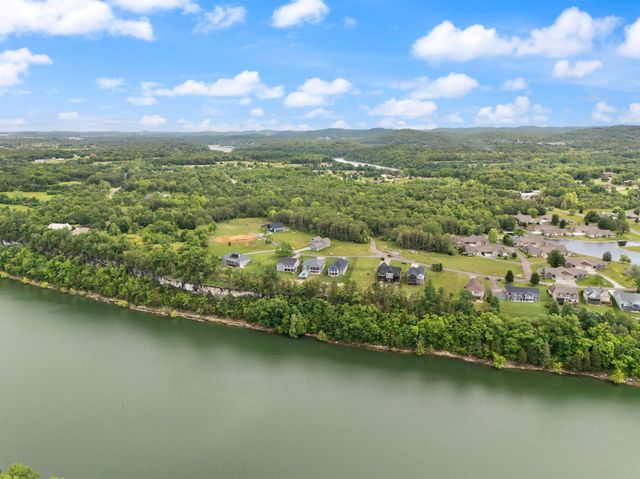 288 W Canterbury Drive, Bronston, KY 42518
