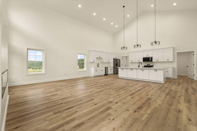 288 W Canterbury Drive, Bronston, KY 42518