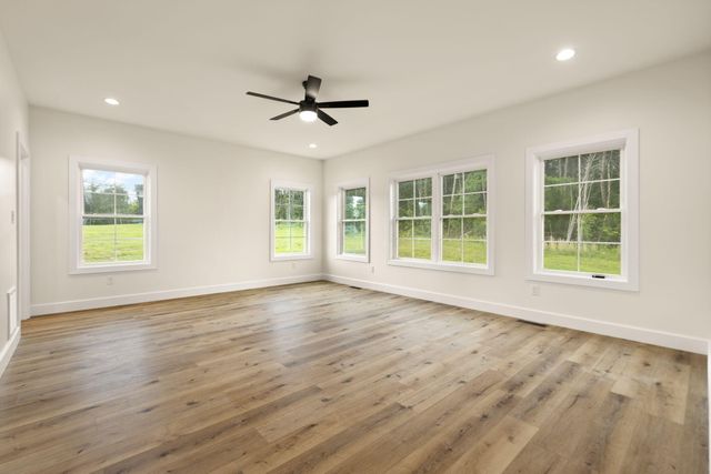 288 W Canterbury Drive, Bronston, KY 42518