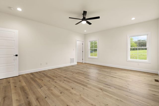 288 W Canterbury Drive, Bronston, KY 42518
