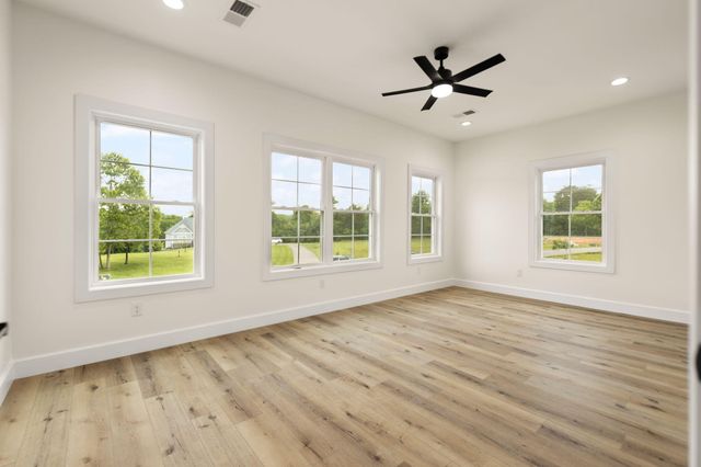 288 W Canterbury Drive, Bronston, KY 42518