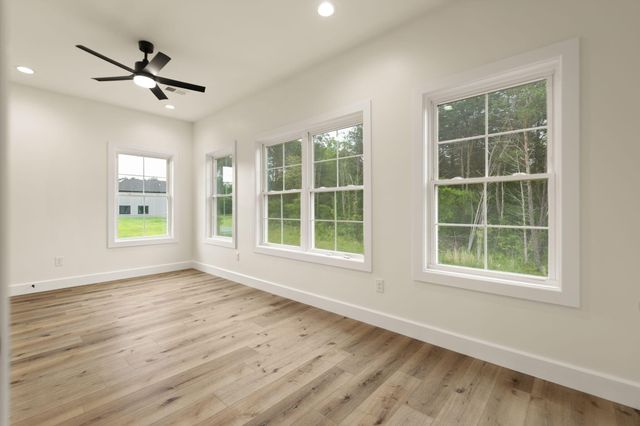 288 W Canterbury Drive, Bronston, KY 42518