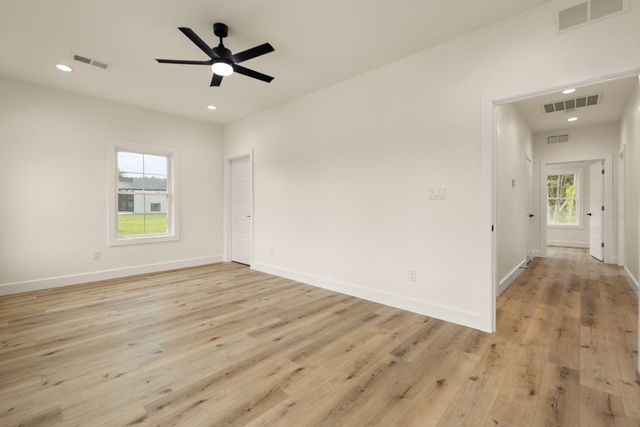 288 W Canterbury Drive, Bronston, KY 42518