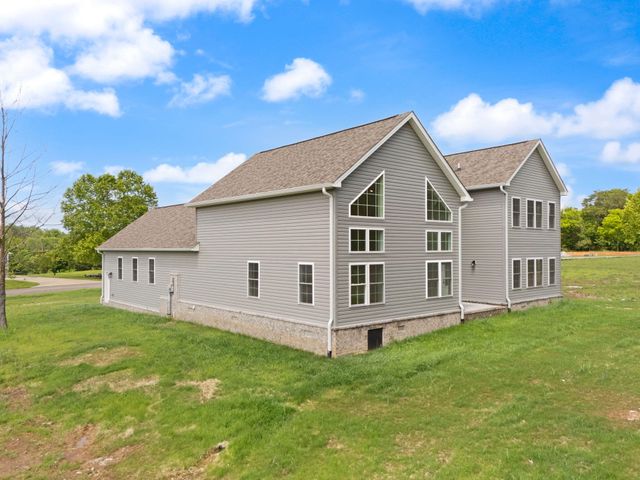 288 W Canterbury Drive, Bronston, KY 42518