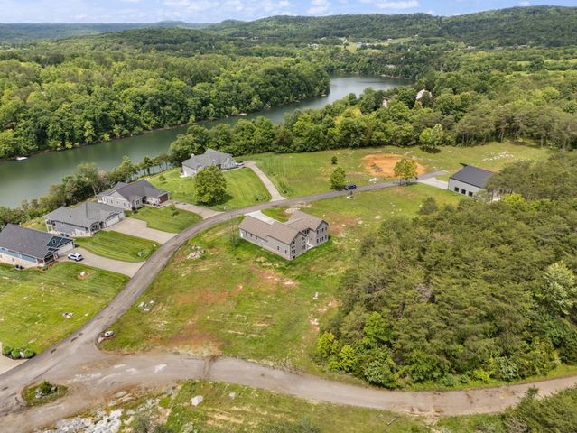 288 W Canterbury Drive, Bronston, KY 42518
