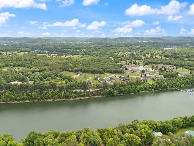 288 W Canterbury Drive, Bronston, KY 42518