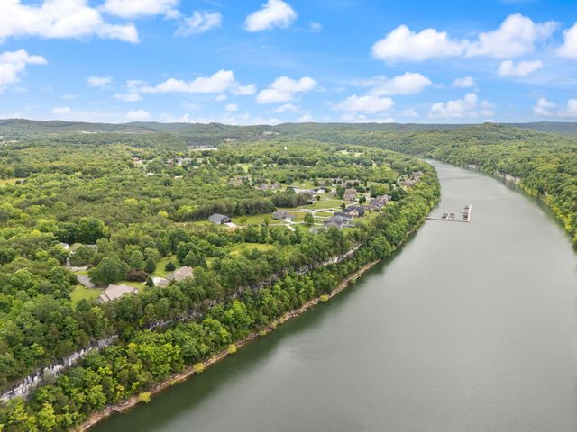 288 W Canterbury Drive, Bronston, KY 42518