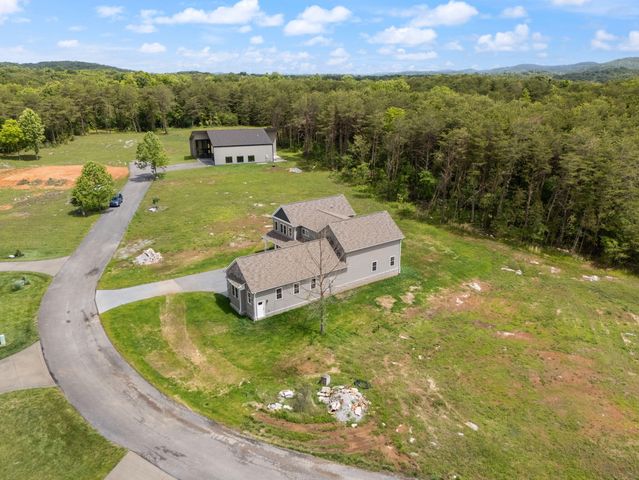 288 W Canterbury Drive, Bronston, KY 42518