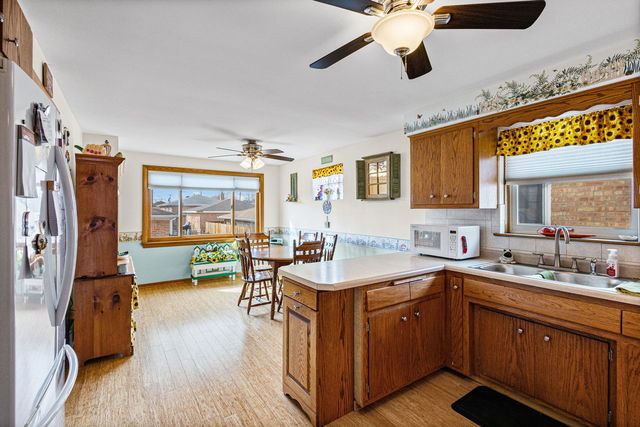 8318 S Keeler Avenue, Chicago, IL 60652