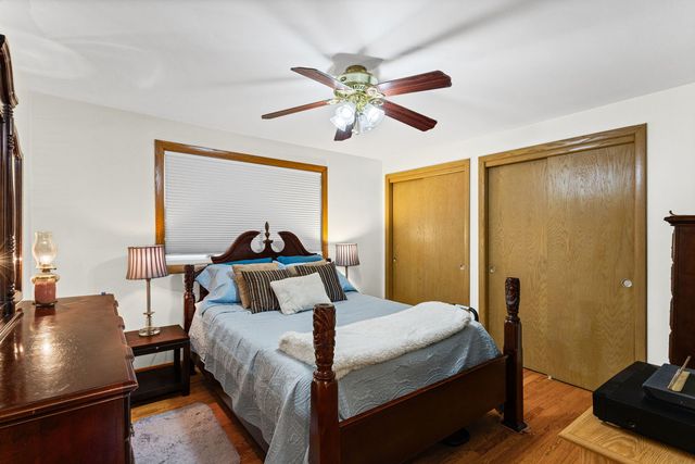 8318 S Keeler Avenue, Chicago, IL 60652