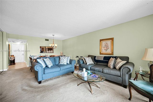 1101 Colony Point Cir 422, Pembroke Pines, FL 33026