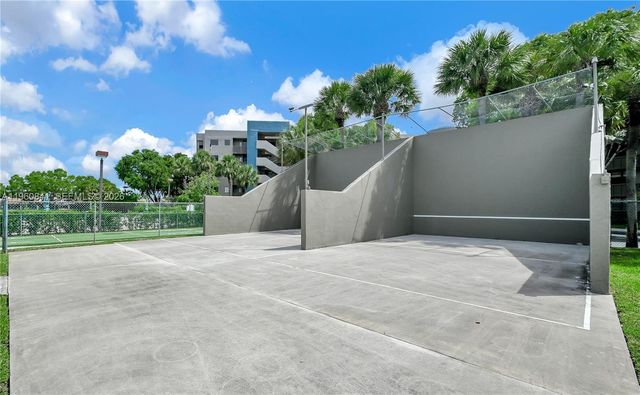 1101 Colony Point Cir 422, Pembroke Pines, FL 33026