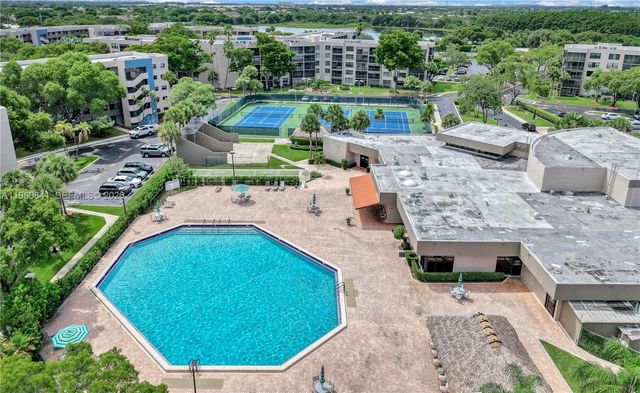 1101 Colony Point Cir 422, Pembroke Pines, FL 33026