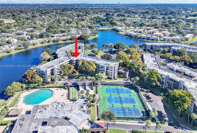 1101 Colony Point Cir 422, Pembroke Pines, FL 33026