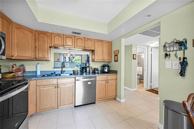 1101 Colony Point Cir 422, Pembroke Pines, FL 33026