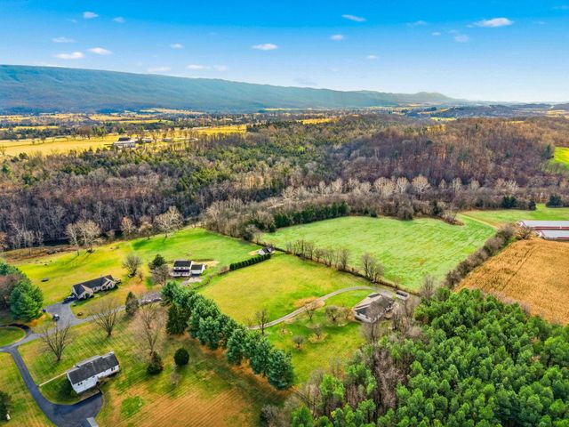 948 BATTLEFIELD BLUFF DR, New Market, VA 22844