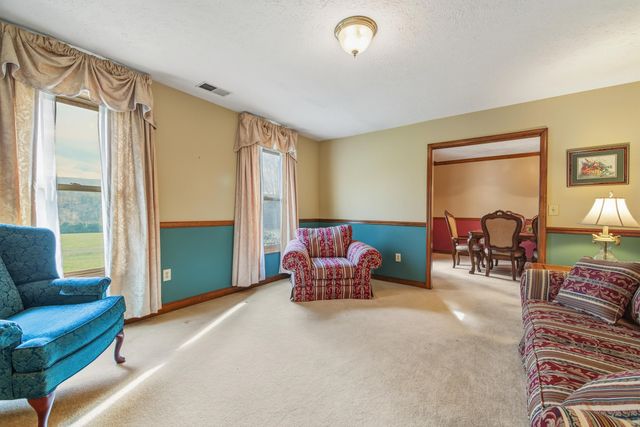 948 BATTLEFIELD BLUFF DR, New Market, VA 22844