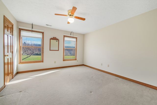 948 BATTLEFIELD BLUFF DR, New Market, VA 22844