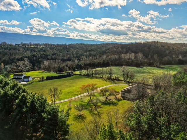 948 BATTLEFIELD BLUFF DR, New Market, VA 22844