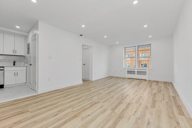 6714 108th St Apt 6D, New York City, NY 11375