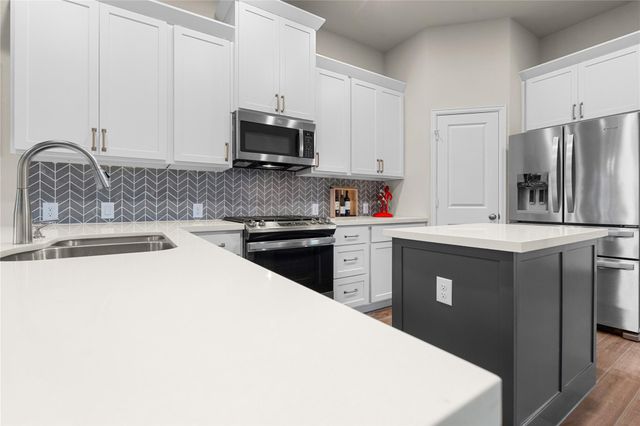 138 Reef Band DR, Kyle, TX 78640