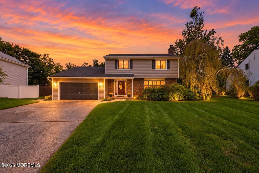 253 Constitution Avenue, Toms River, NJ 08753