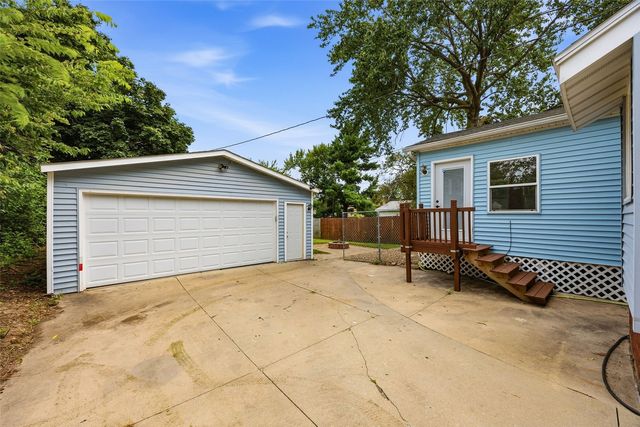 516 Forest Drive Drive SE, Cedar Rapids, IA 52403